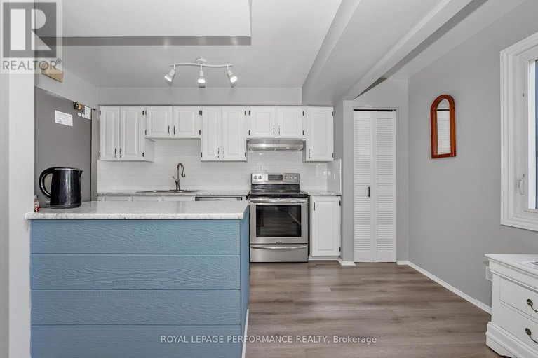 29049192/302-salter-crescent/beaverbrook/ottawa/ontario/K2K1Z3_9