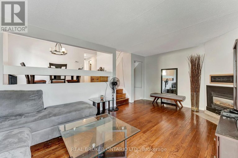 28643717/433-duvernay-drive/queenswood-heights-south/ottawa/ontario/K1E2N7_16