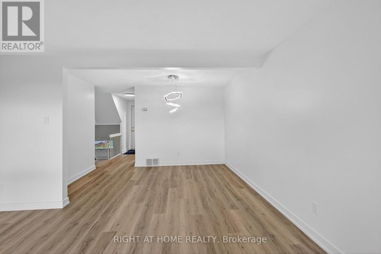 29027460/2311-stonehedge-crescent/pineview/ottawa/ontario/K1B4N7_14