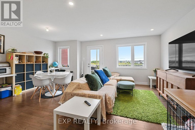 28611838/6323-perth-street/btwn-franktown-rd-fallowfield-rd/ottawa/ontario/K0A2Z0_21