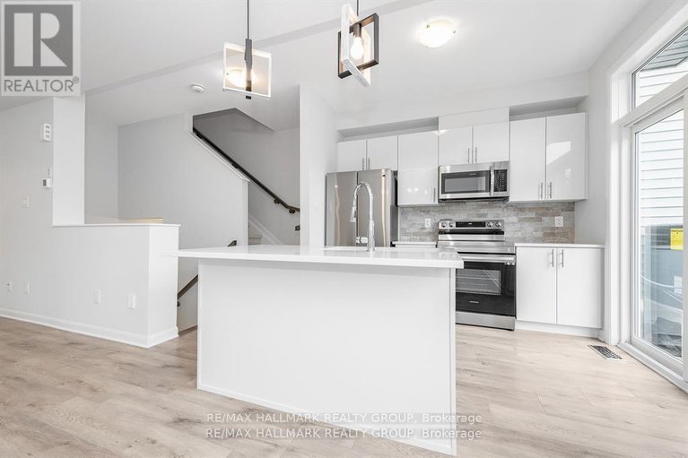 28591919/210-attwell-private/morgans-grantsouth-march/ottawa/ontario/K2K0P6_14