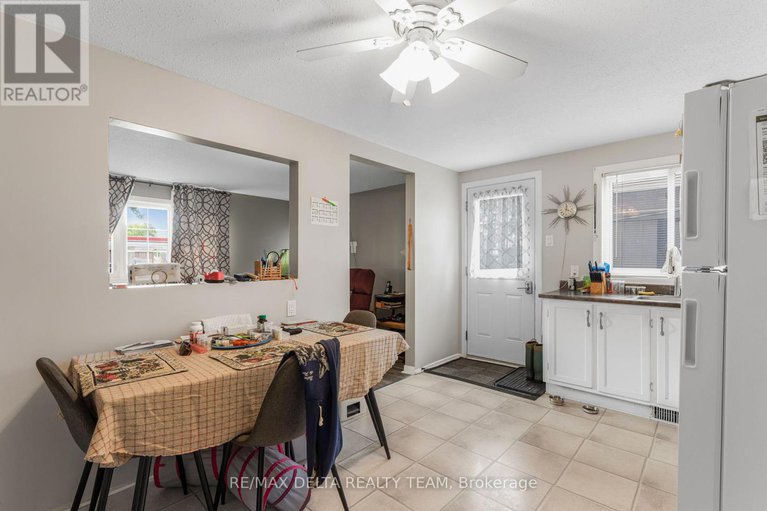 28814216/1345-belcourt-boulevard/orleanssunridge/ottawa/ontario/K1C1L8_12