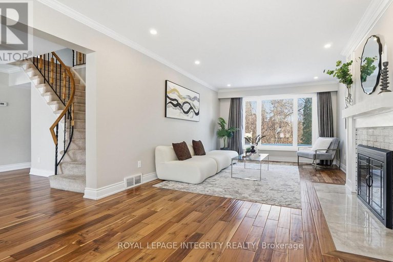 29316968/1055-plante-drive/hunt-clubwestern-community/ottawa/ontario/K1V9E5_8