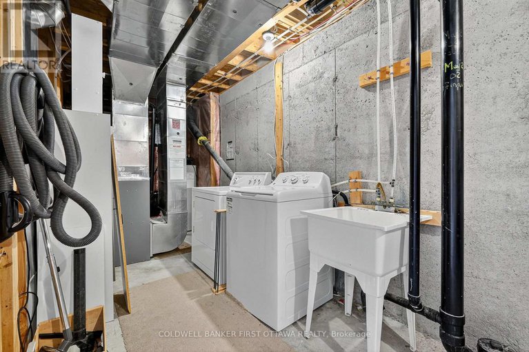 29109622/1249-klondike-road/morgans-grantsouth-march/ottawa/ontario/K2W1E1_49