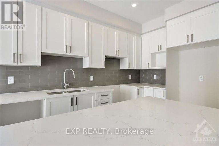 28500314/1926-hawker-private/huntley-ward-south-east/ottawa/ontario/K0A1L0_7