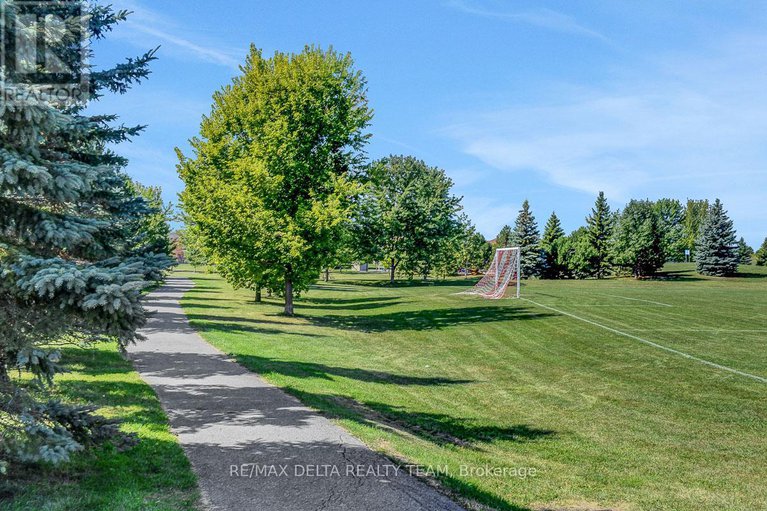 29035713/1916-montmere-avenue/notting-hillsummerside/ottawa/ontario/K4A0E7_45