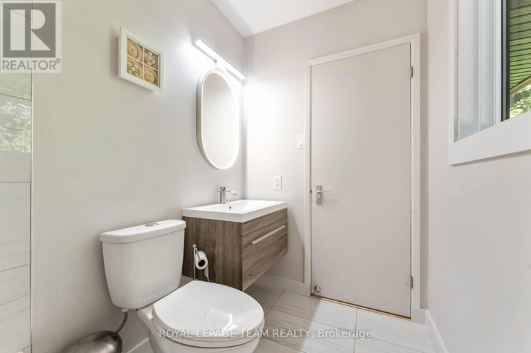 29148358/15-leacock-drive/beaverbrook/ottawa/ontario/K2K1R6_20