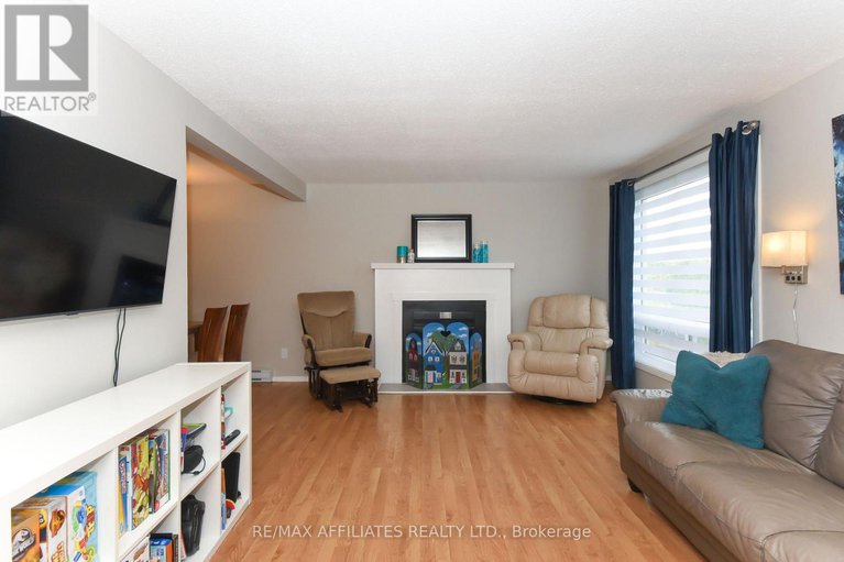 29021969/87a-758-st-andre-drive/hiawatha-parkconvent-glen/ottawa/ontario/K1C4S6_9