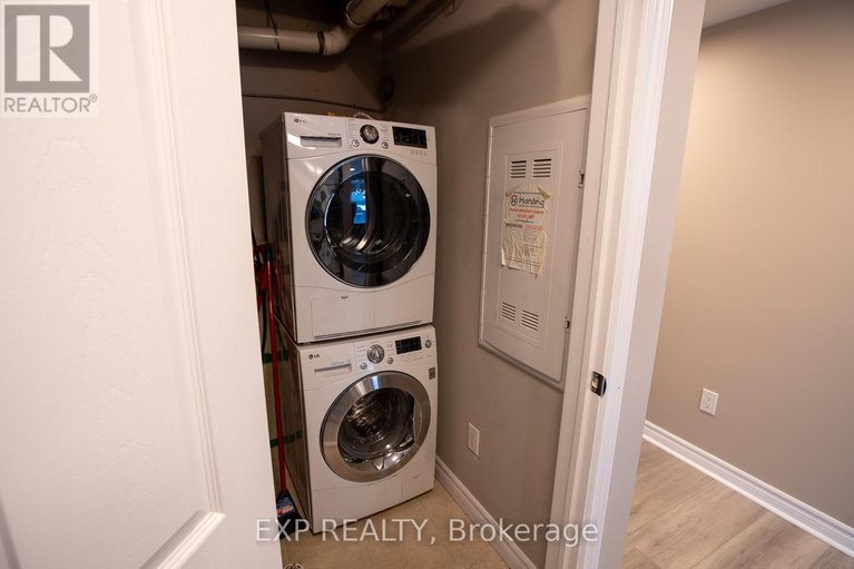 29264744/305-301-bayrose-drive/strandherd/ottawa/ontario/K2J5W3_10