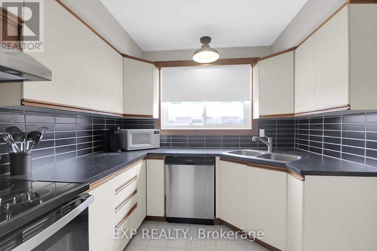28739048/83-hadley-circle/bells-corners/ottawa/ontario/K2H7Z8_24