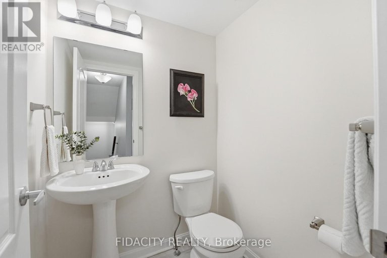 29682192/807-element-private/emerald-meadowstrailwest/ottawa/ontario/K2M0M8_20