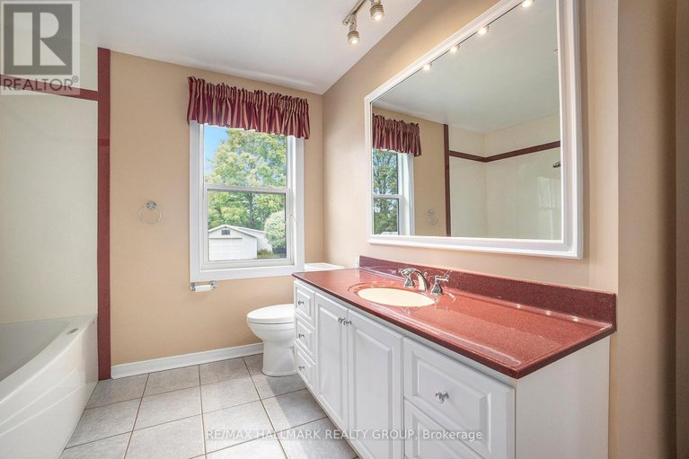 28796893/3533-innes-road/chapel-hill/ottawa/ontario/K1C1T1_13