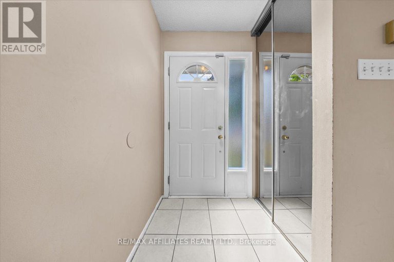 28695560/3192-bannon-way/blossom-parkkemp-parkfindlay-creek/ottawa/ontario/K1T1T3_3