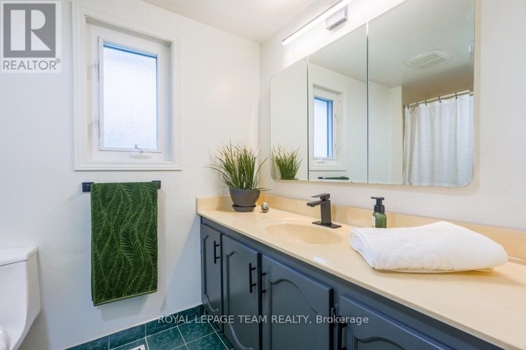 29048933/28-holitman-drive/knollsbrook/ottawa/ontario/K2J2A9_30