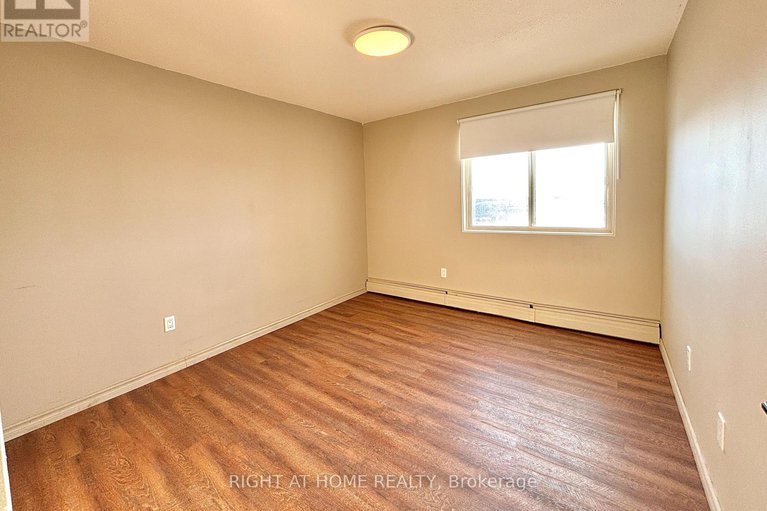 29212517/707-20-chesterton-drive/borden-farmstewart-farmcarleton-heightsparkwood-hills/ottawa/ontario/K2E6Z7_9