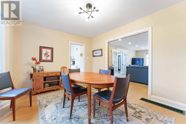 29123491/19-kingsford-crescent/beaverbrook/ottawa/ontario/K2K1T5_8