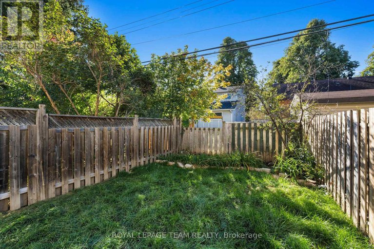 29068448/1308-summerville-avenue/carlington/ottawa/ontario/K1Z8G8_31