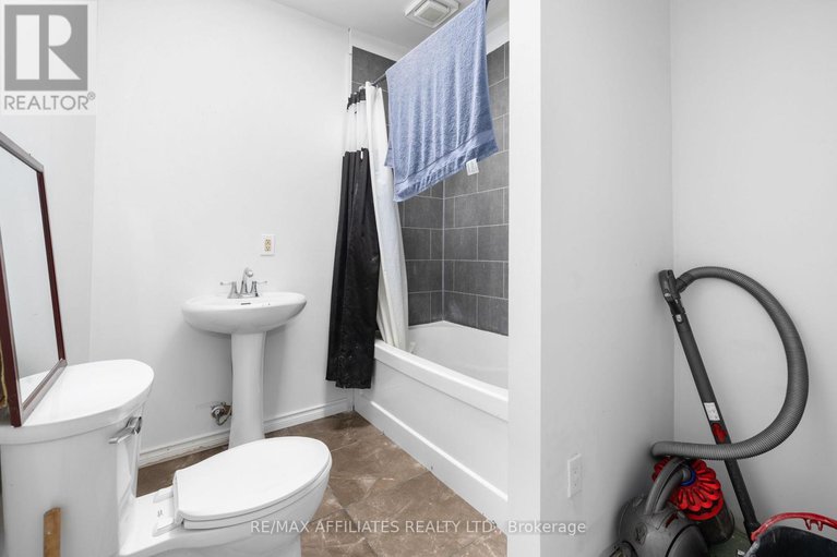 28666131/79-george-street/lanark-highlands-lanark-village/lanark-highlands/ontario/K0G1K0_31