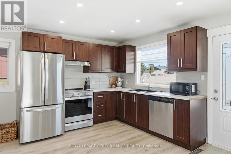 29528377/990-laviolette-street/town-of-rockland/clarence-rockland/ontario/K4K1B9_4