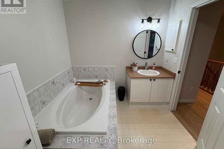 29142305/14-drumso-street/hunt-club-parkgreenboro/ottawa/ontario/K1T3Y2_20