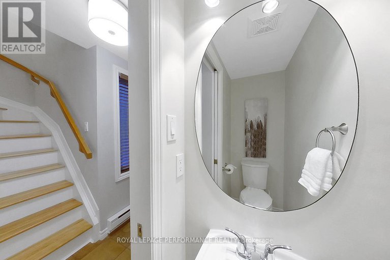 28841567/3-2-columbus-avenue/overbrook/ottawa/ontario/K1K1R3_26