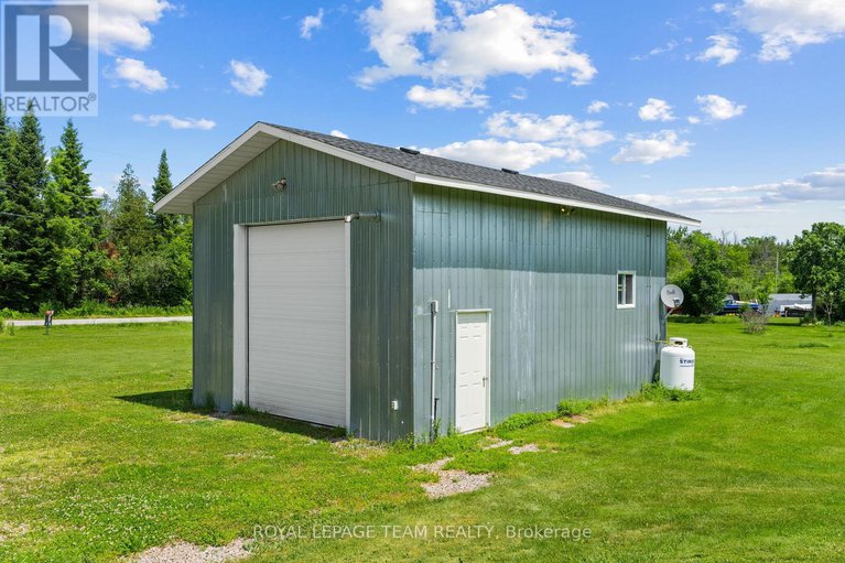 28520318/1523-drummond-con-6b-road/drummond-n-elmsley-drummond-twp/drummondnorth-elmsley/ontario/K7H3C8_5