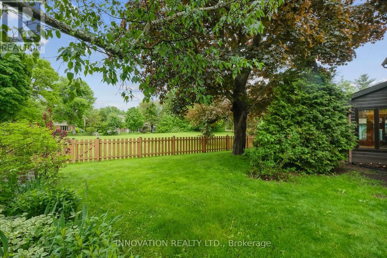 28392162/7-colville-court/beaverbrook/ottawa/ontario/K2K1A9_44