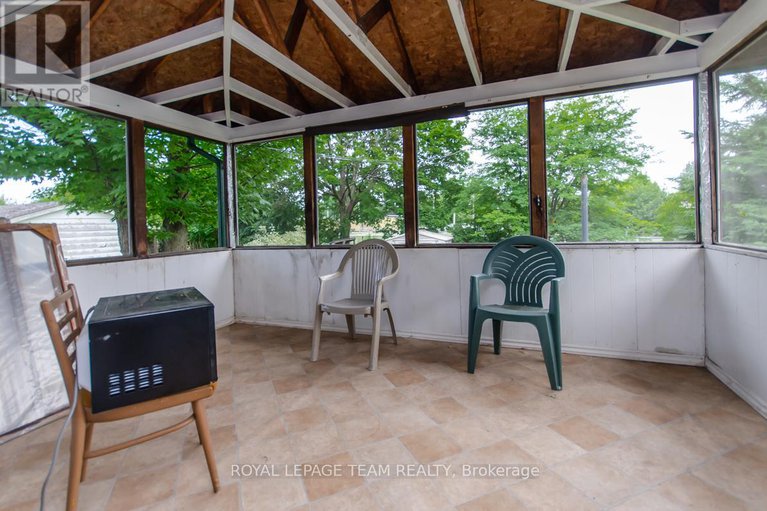 28514430/16-brook-lane/meadowlandscrestview/ottawa/ontario/K2G1R9_19