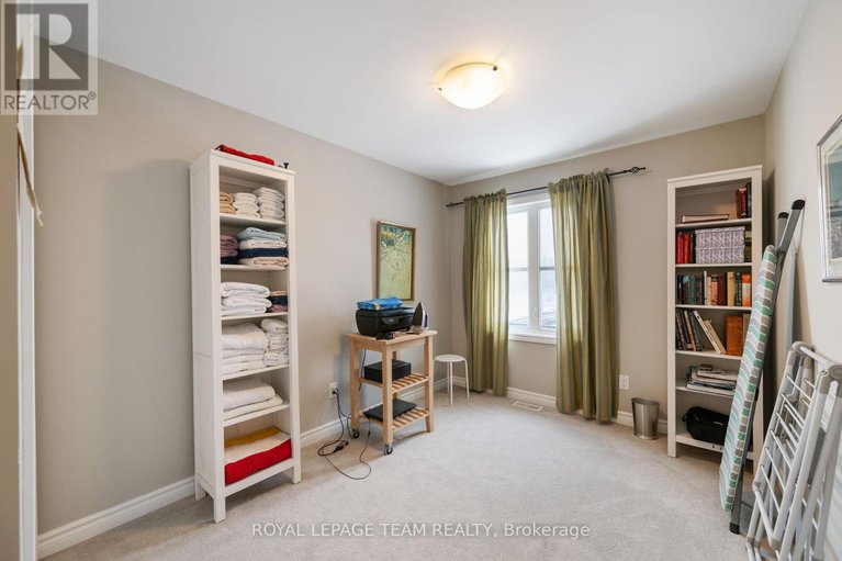 28396452/844-cedar-creek-drive/blossom-parkkemp-parkfindlay-creek/ottawa/ontario/K1T0B3_20