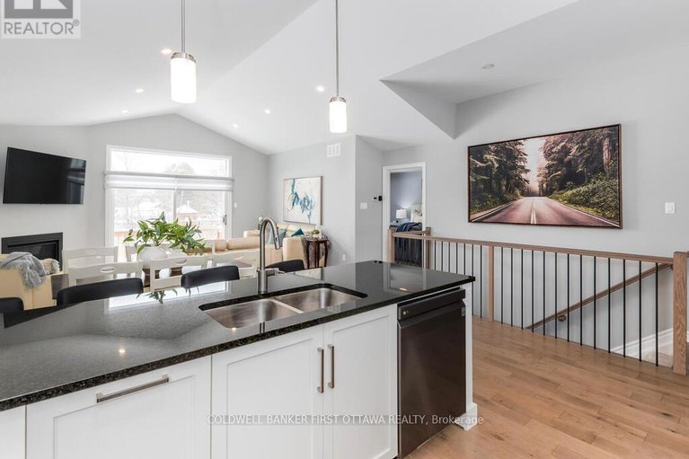 29499474/627-bracewell-street/mississippi-mills-ramsay-twp/mississippi-mills/ontario/K0A1A0_18