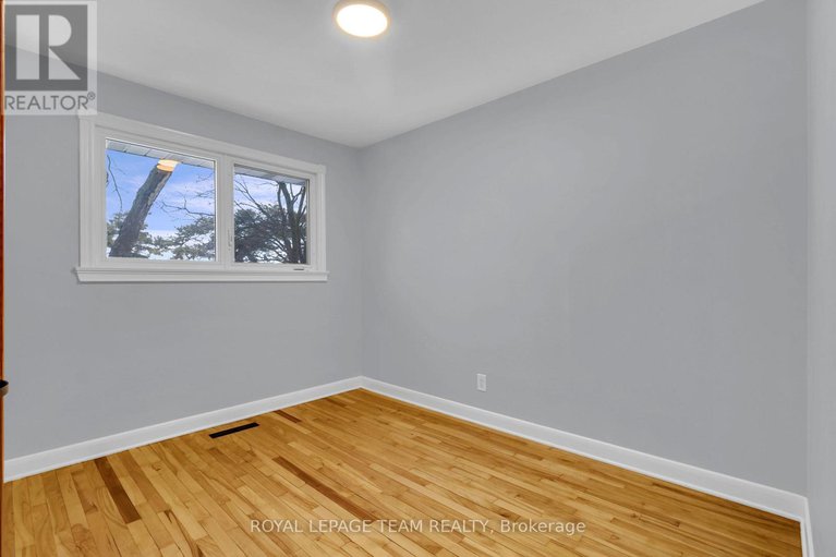 28363169/638-coronation-avenue/riverview-park/ottawa/ontario/K1G0M5_22