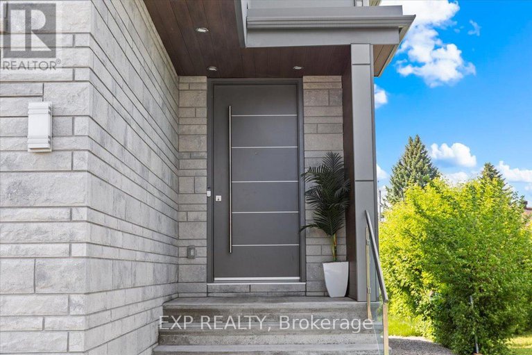 28431666/1357-mory-street/emerald-woodssawmill-creek/ottawa/ontario/K1T1C8_2