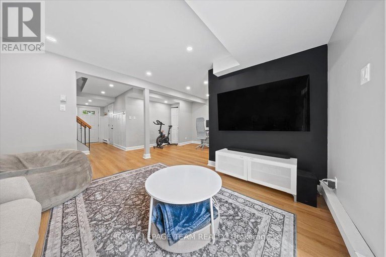 28637798/13-kedgewick-court/tanglewood/ottawa/ontario/K2G4M9_14