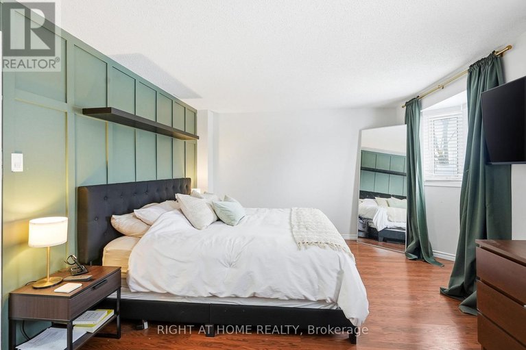 29247025/1633-lafrance-drive/queenswood-heights-south/ottawa/ontario/K1E2L7_13