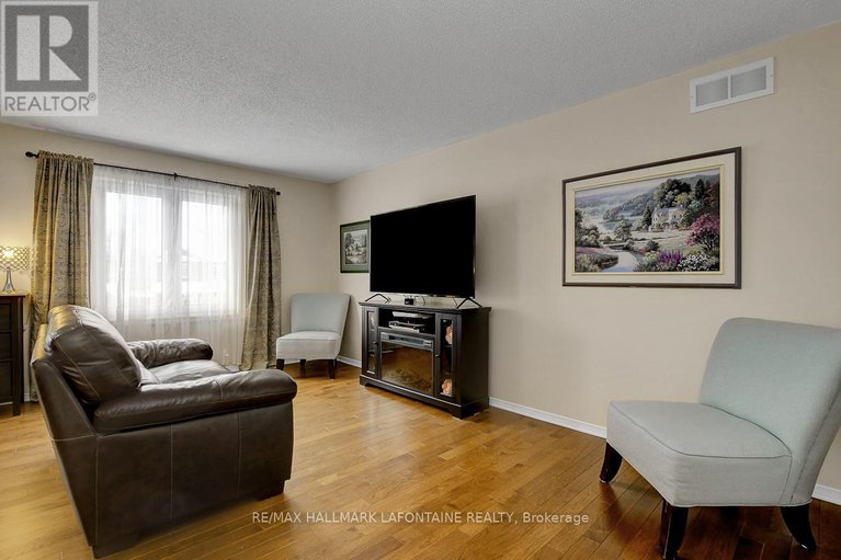 29357706/1721-jersey-street/fallingbrookgardenway-south/ottawa/ontario/K4A4Y6_21