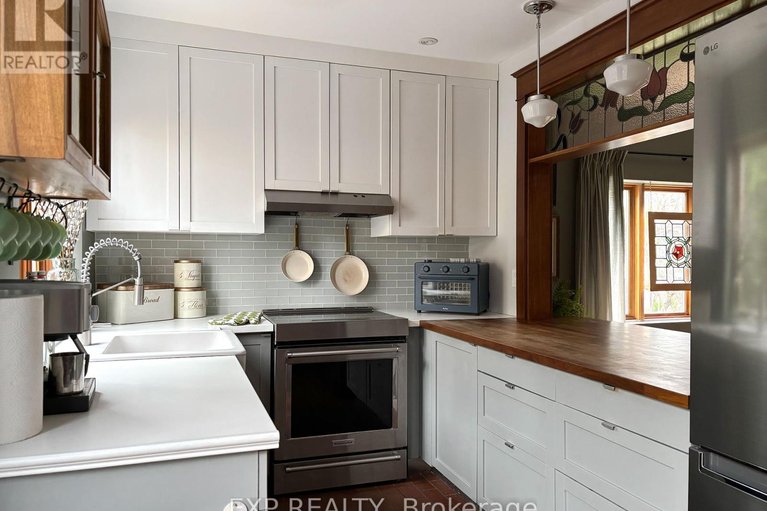 29677911/145-blackburn-avenue/sandy-hill/ottawa/ontario/K1N8A6_10