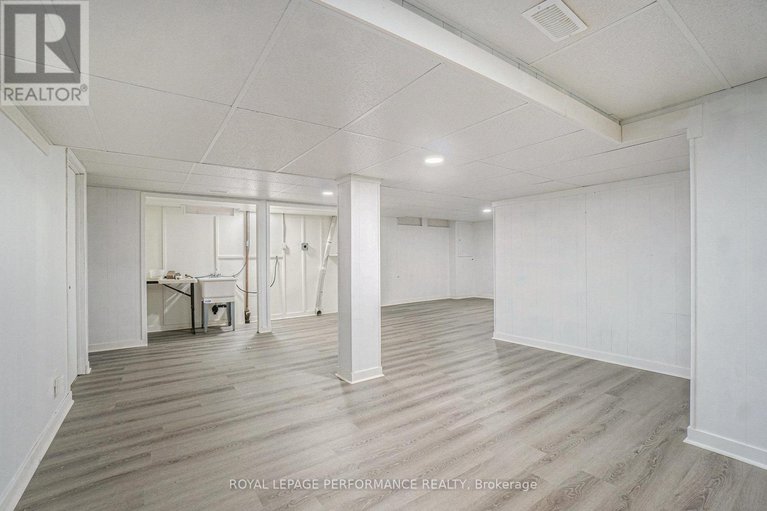 28532553/8-newgale-street/crystal-beach/ottawa/ontario/K2H5R3_16