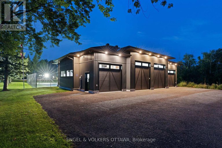 28961794/6351-rideau-valley-drive-n/manotick-south-to-roger-stevens/ottawa/ontario/K4M1B3_45