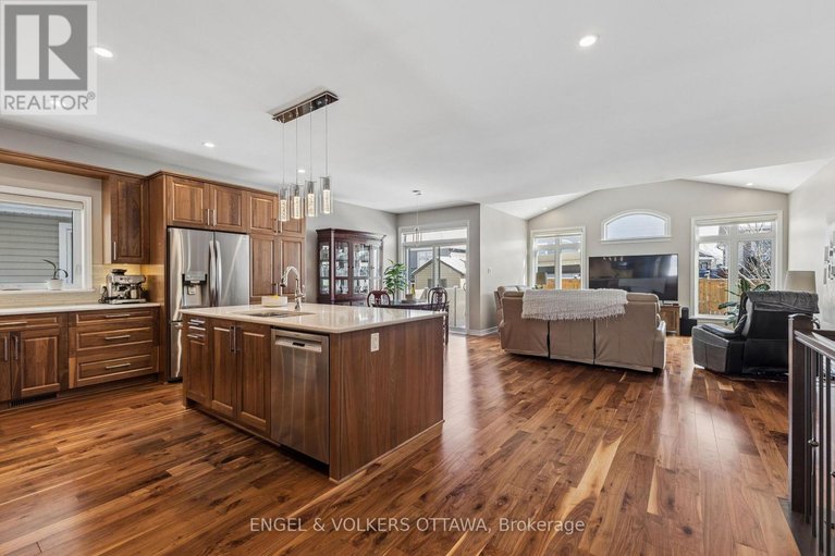 29492071/865-tewin-circle/camelot/ottawa/ontario/K4A1K1_4