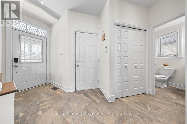 29431772/330-bobolink-ridge/emerald-meadowstrailwest/ottawa/ontario/K2V0B7_5