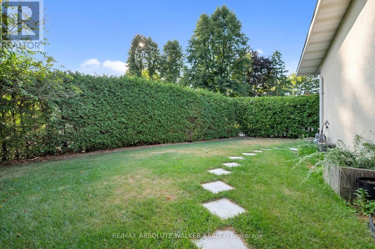 28746001/1439-metz-crescent/carson-meadows/ottawa/ontario/K1K3Z9_47
