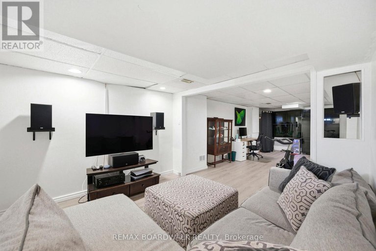 29434005/49-liston-crescent/katimavik/ottawa/ontario/K2L2W3_32