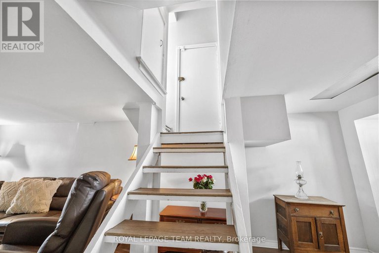 28500316/1357-thames-street/carlington/ottawa/ontario/K1Z7N3_26