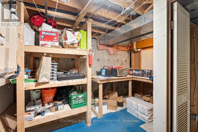 29282717/1040-karsh-drive/hunt-club-park/ottawa/ontario/K1G4M9_94