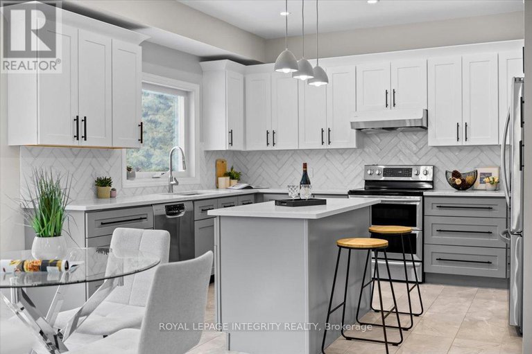 29259363/32-eliza-crescent/stittsville-south/ottawa/ontario/K2S2A3_9