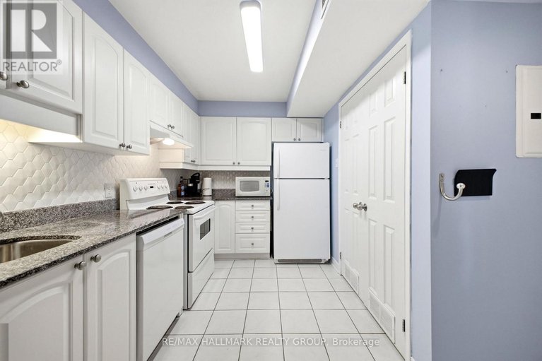 29581115/ph13-429-somerset-street-w/ottawa-centre/ottawa/ontario/K2P2P5_5