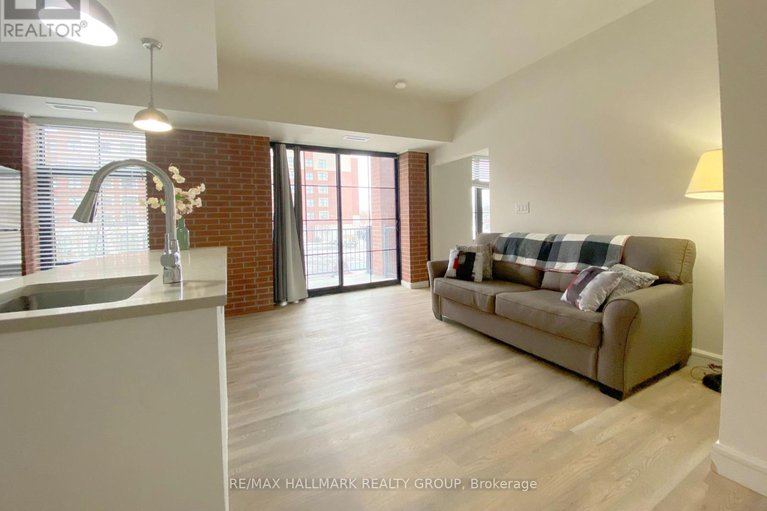 29118510/208-555-anand-private/riverside-park-south/ottawa/ontario/K1V2R7_14