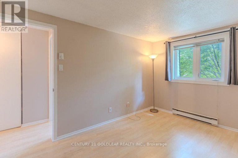 29241768/11-1342-cedarcroft-crescent/pineview/ottawa/ontario/K1B5C8_26