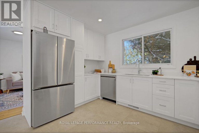 29393829/85-craig-henry-drive/craig-henrywoodvale/ottawa/ontario/K2G3S8_11