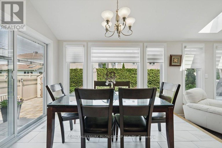 28453219/54-fardon-way/hunt-club-park/ottawa/ontario/K1G4N4_12